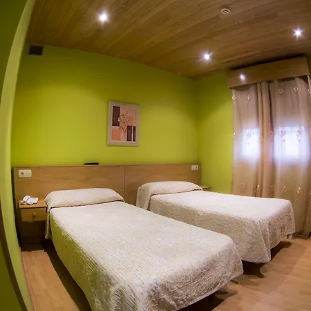 阿维莱斯艾尔霍莱欧酒店 2* 阿维莱斯