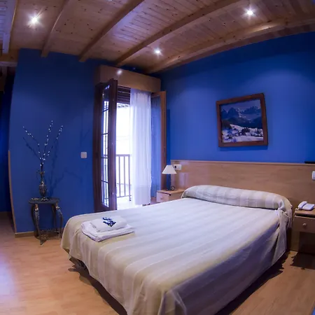 阿维莱斯艾尔霍莱欧酒店 2*