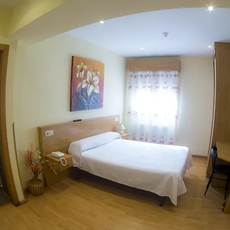 阿维莱斯艾尔霍莱欧酒店 酒店 2*