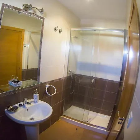 阿维莱斯艾尔霍莱欧酒店